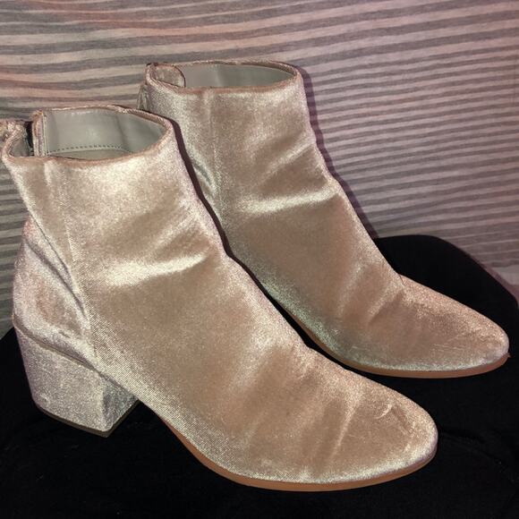 Dolce Vita Mira Crushed Velvet Booties sz8 - Picture 2 of 4